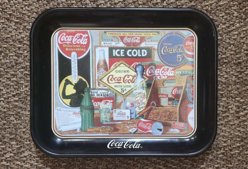 VINTAGE --1985 Coca-Cola OLD ADVERTISEMENT Black Tray #83110 13" X 11"